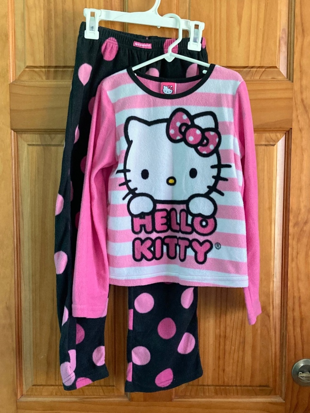 Hello Kitty girl’s size 10 soft and warm pink pajama set